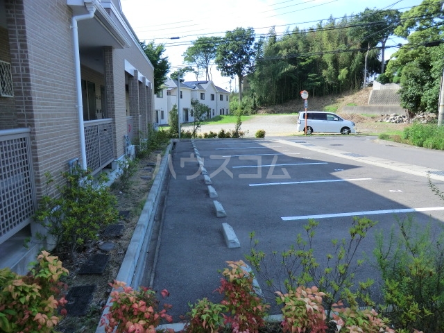 28/30 駐車場