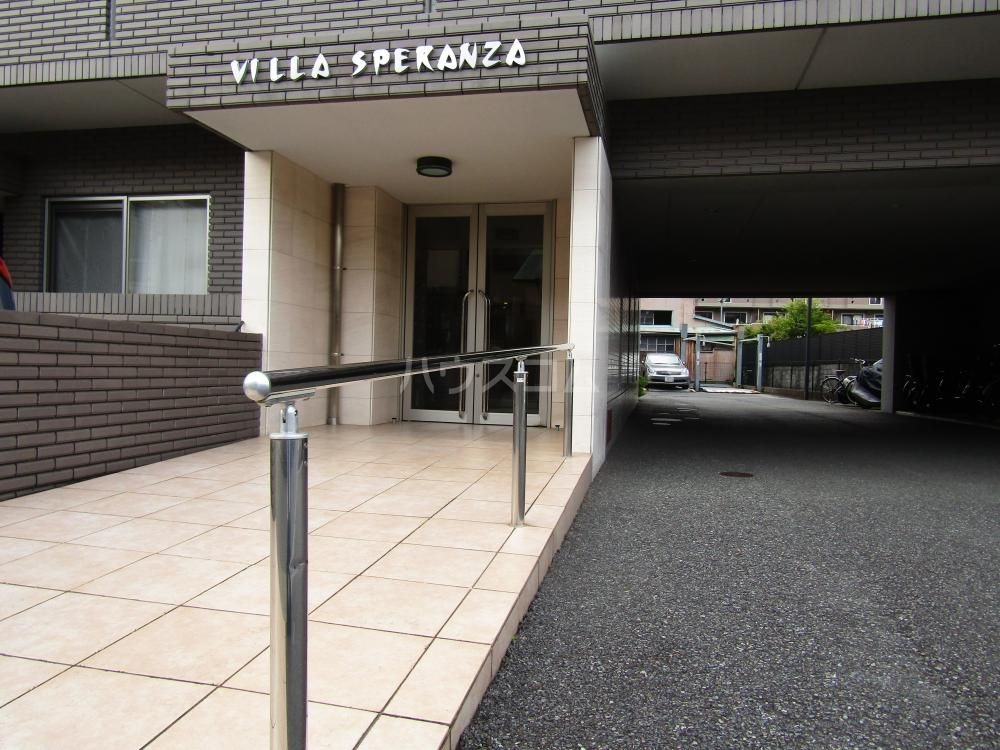 20/22 エントランス