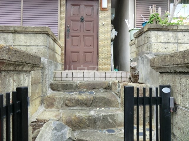 14/17 エントランス