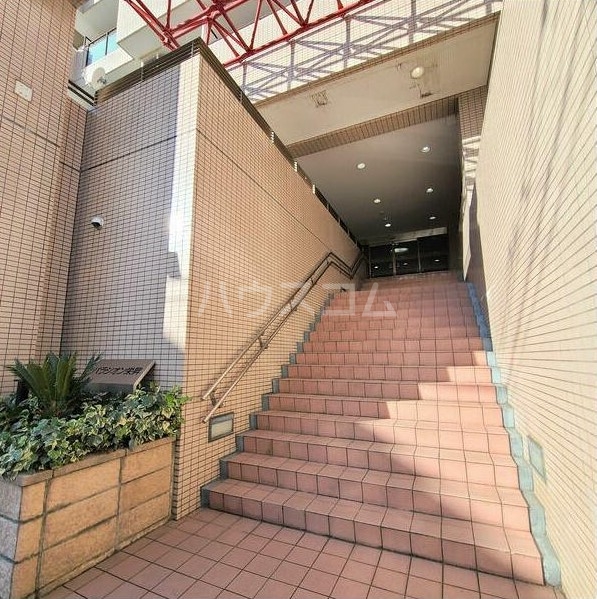 15/26 エントランス