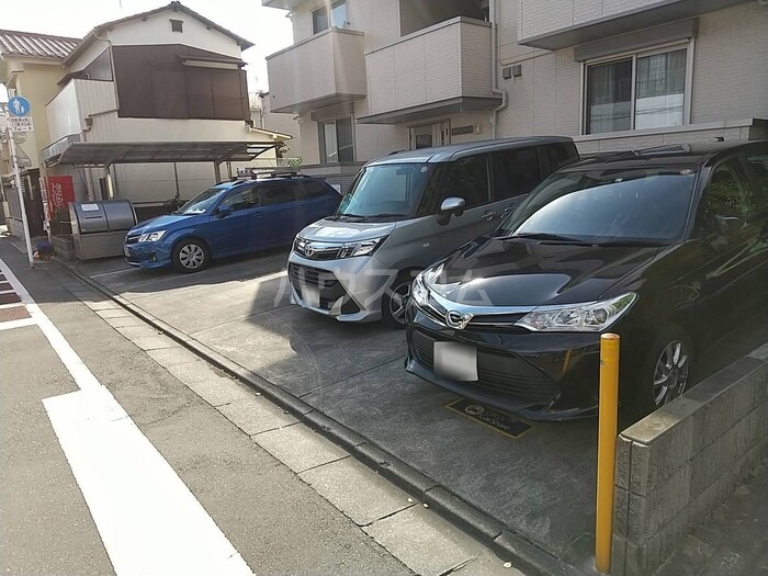 19/25 駐車場