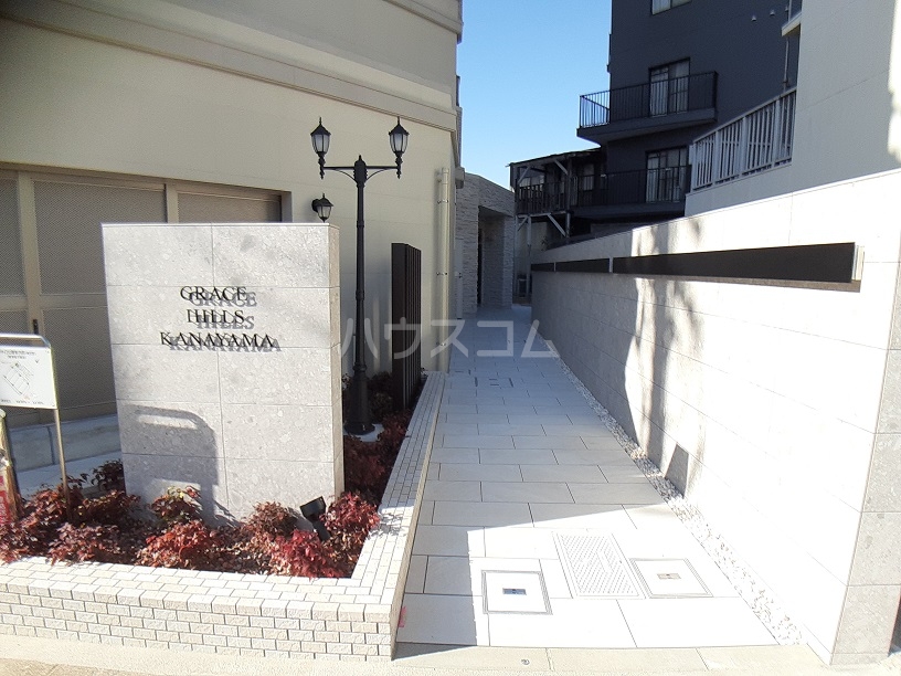 17/26 エントランス