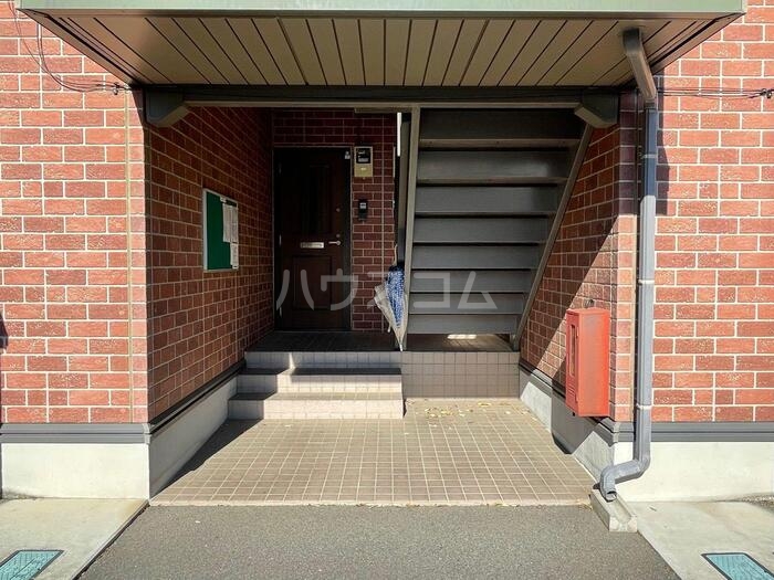 2/4 エントランス