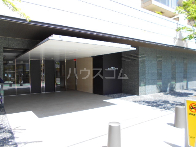 16/21 エントランス