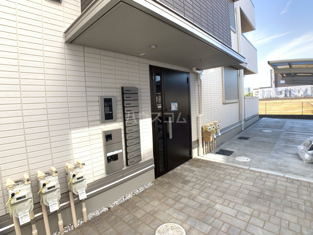 2/5 エントランス