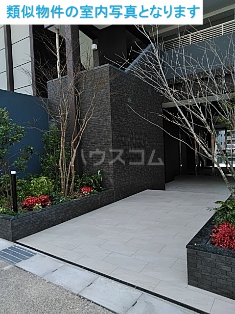 16/20 エントランス