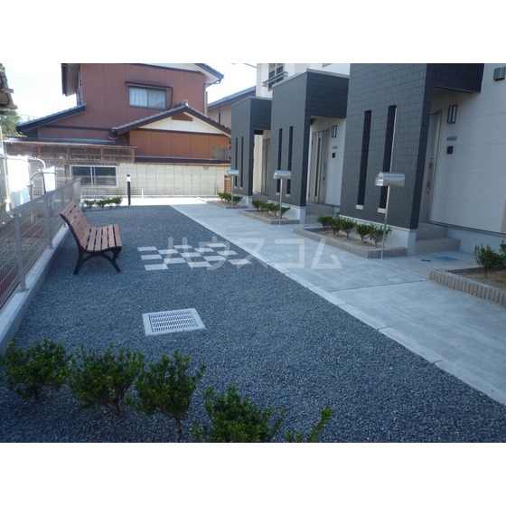 17/19 エントランス