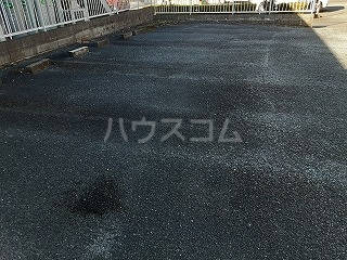 19/23 駐車場