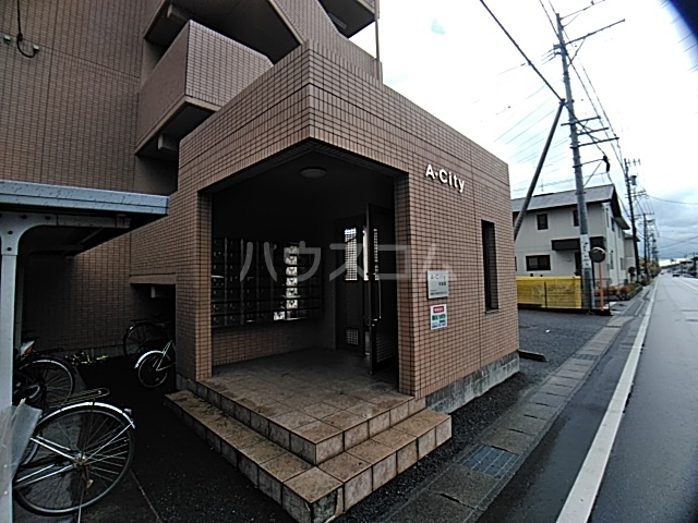 25/30 エントランス