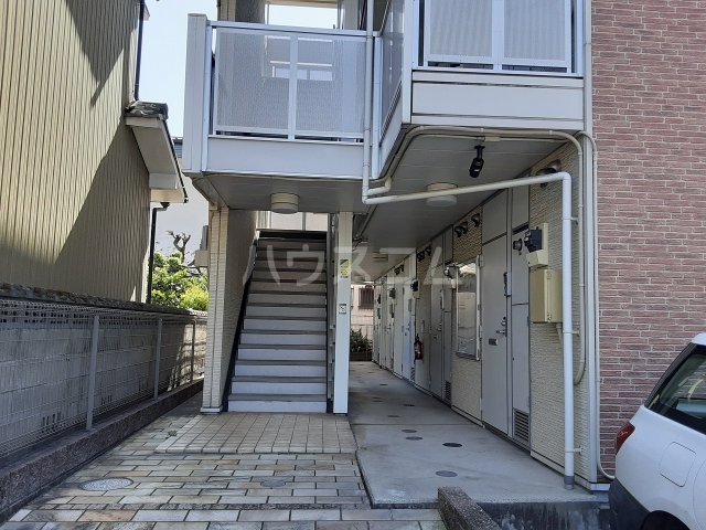 18/24 エントランス