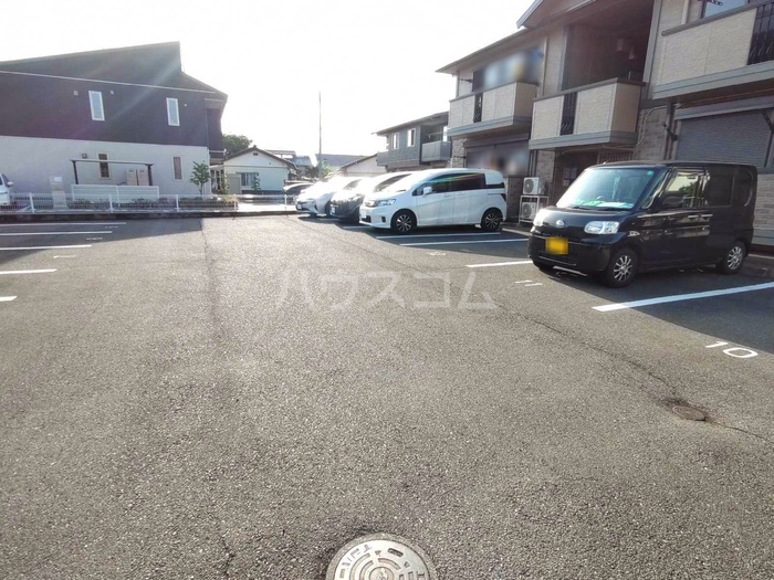 18/23 駐車場