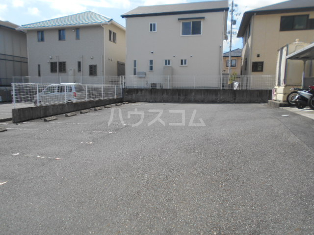 22/30 駐車場