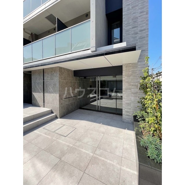 16/22 エントランス