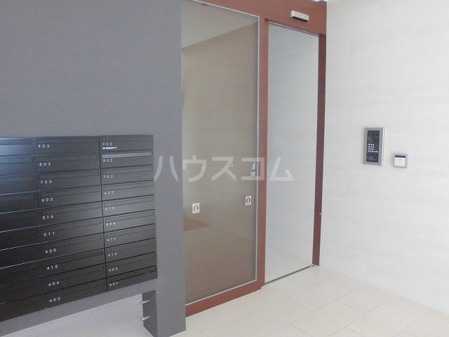 20/23 エントランス