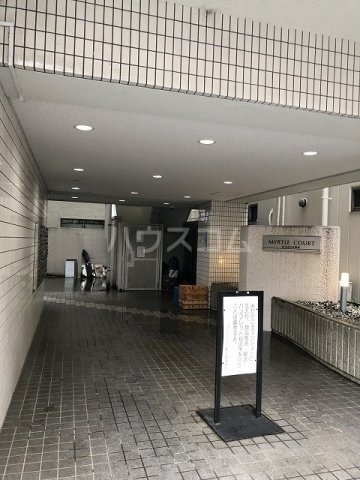 24/30 エントランス