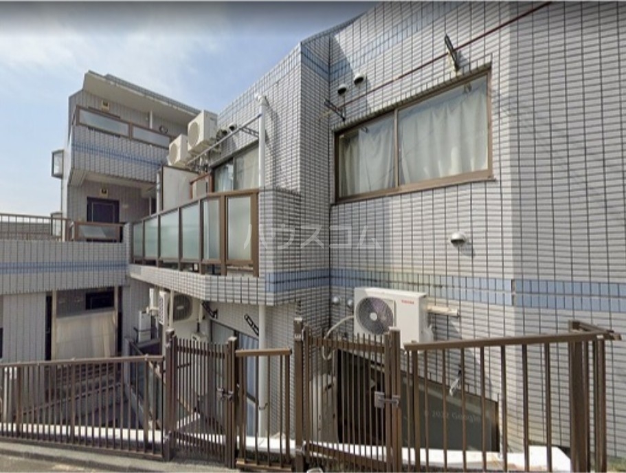 13/17 エントランス