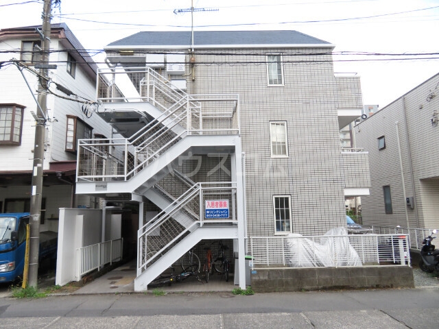 14/22 エントランス