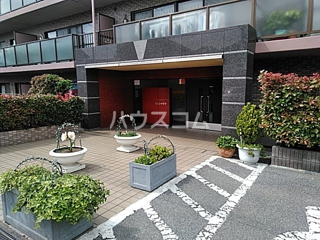 20/30 エントランス