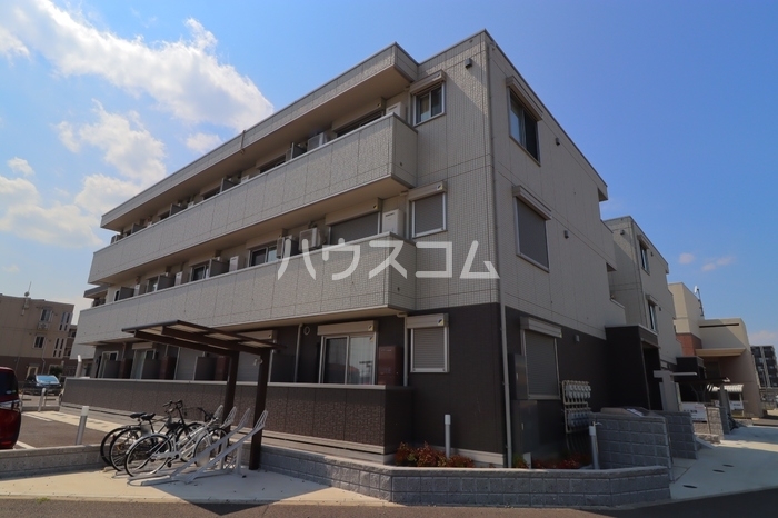 14/22 エントランス