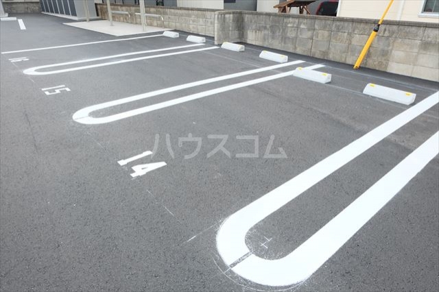 22/28 駐車場