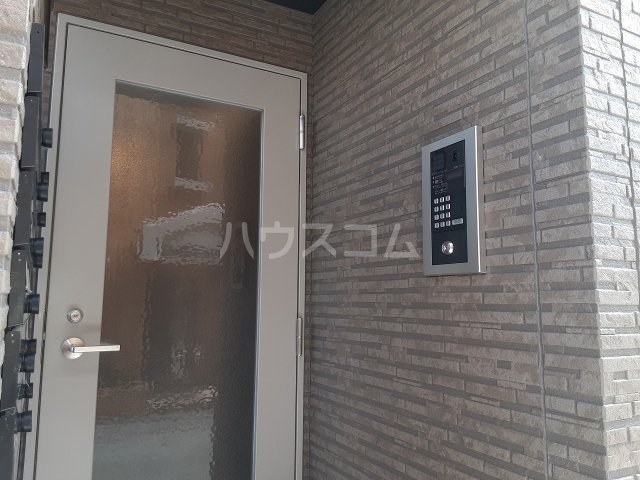 21/30 エントランス