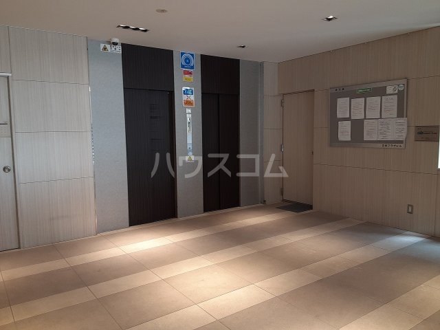 25/30 エントランス