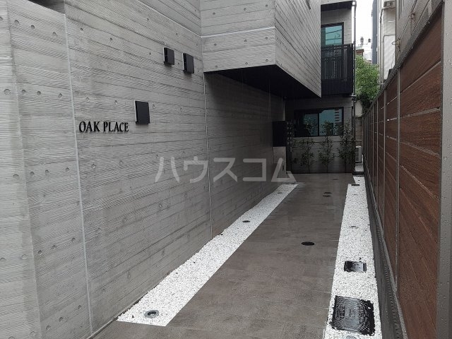 20/30 エントランス