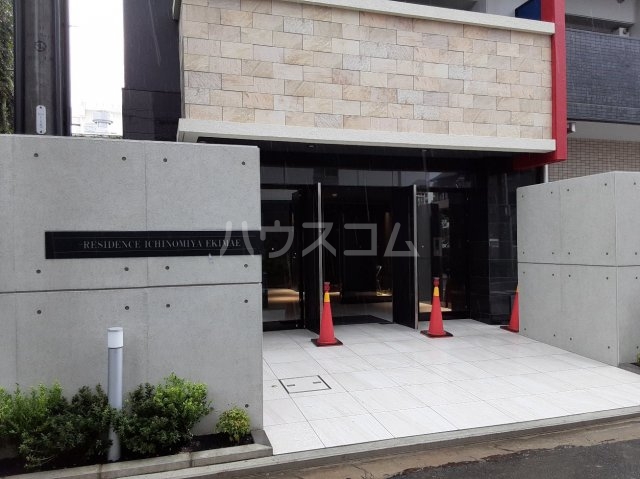 28/30 エントランス