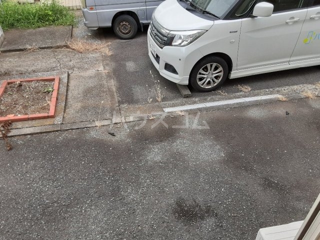2/4 駐車場