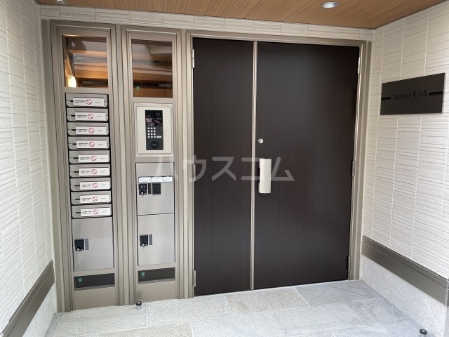 22/28 エントランス