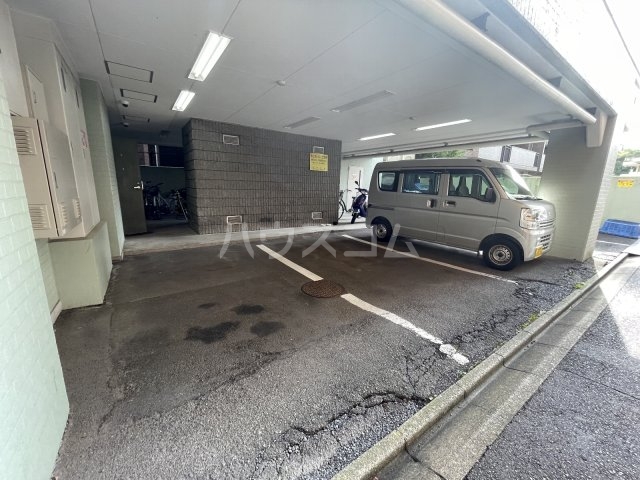 18/19 駐車場