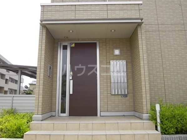 15/23 エントランス