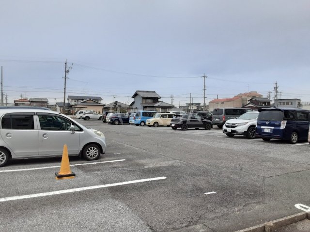 2/3 駐車場