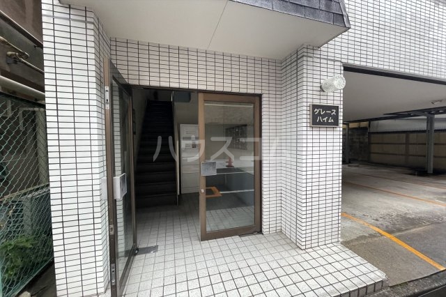 21/30 エントランス