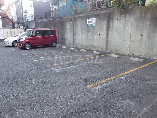 26/30 駐車場