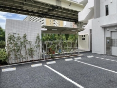 18/28 駐車場
