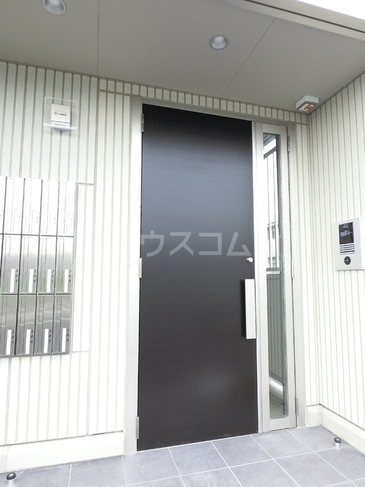 18/27 エントランス