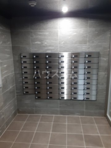 25/30 エントランス