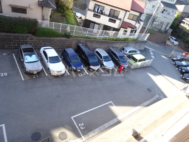 22/30 駐車場