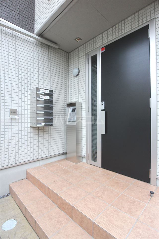 24/29 エントランス