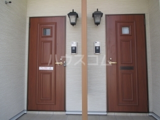 19/30 エントランス