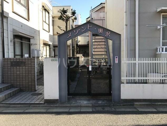 21/27 エントランス