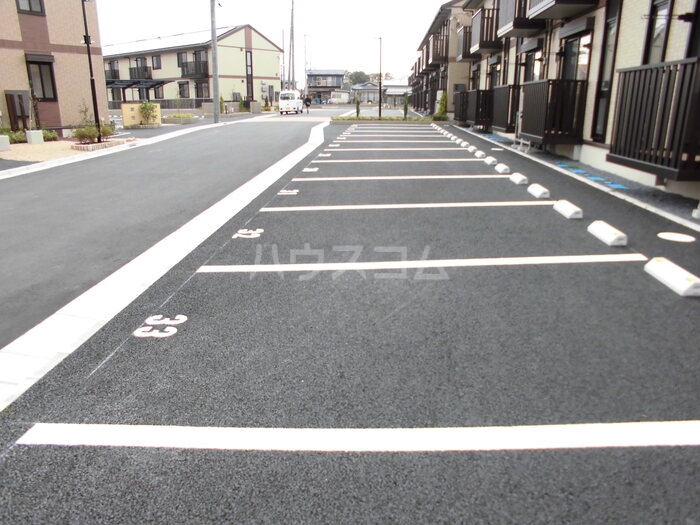 18/21 駐車場