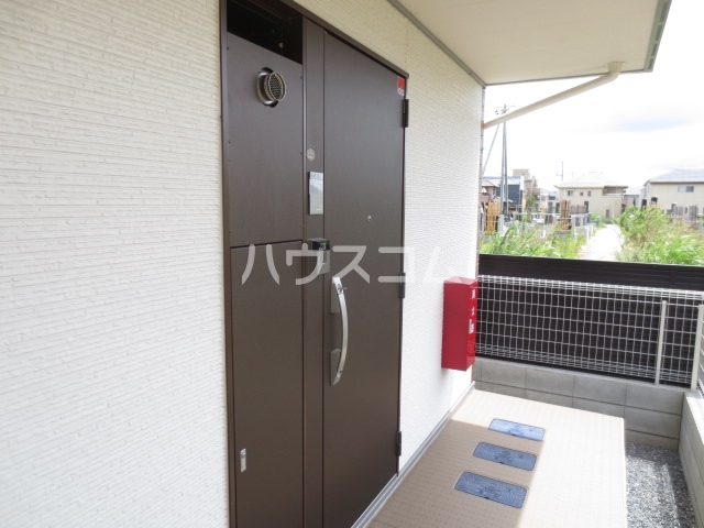 23/30 エントランス