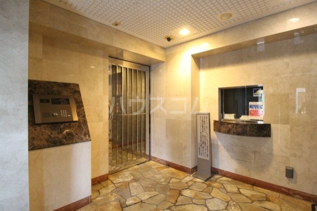 2/5 エントランス