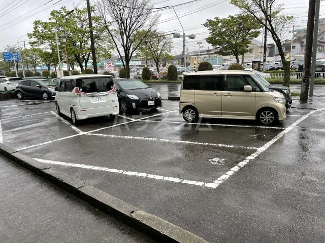 23/30 駐車場