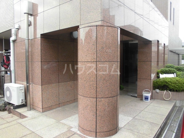 21/23 エントランス