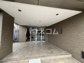 18/19 エントランス