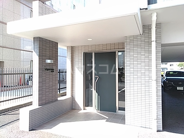 20/27 エントランス