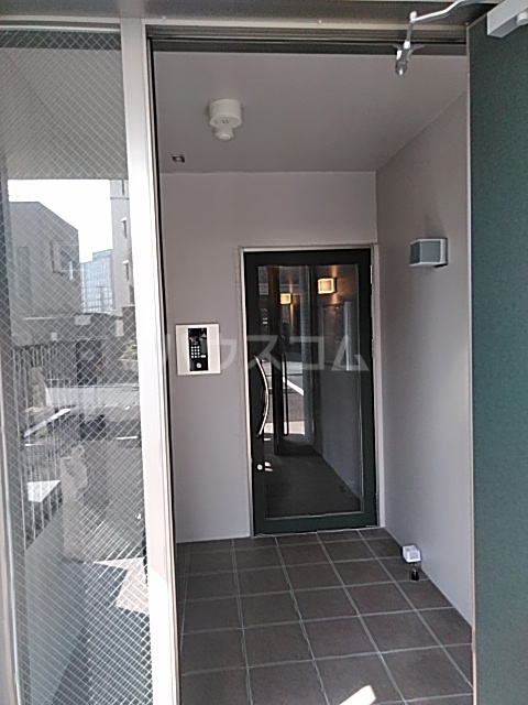 21/27 エントランス